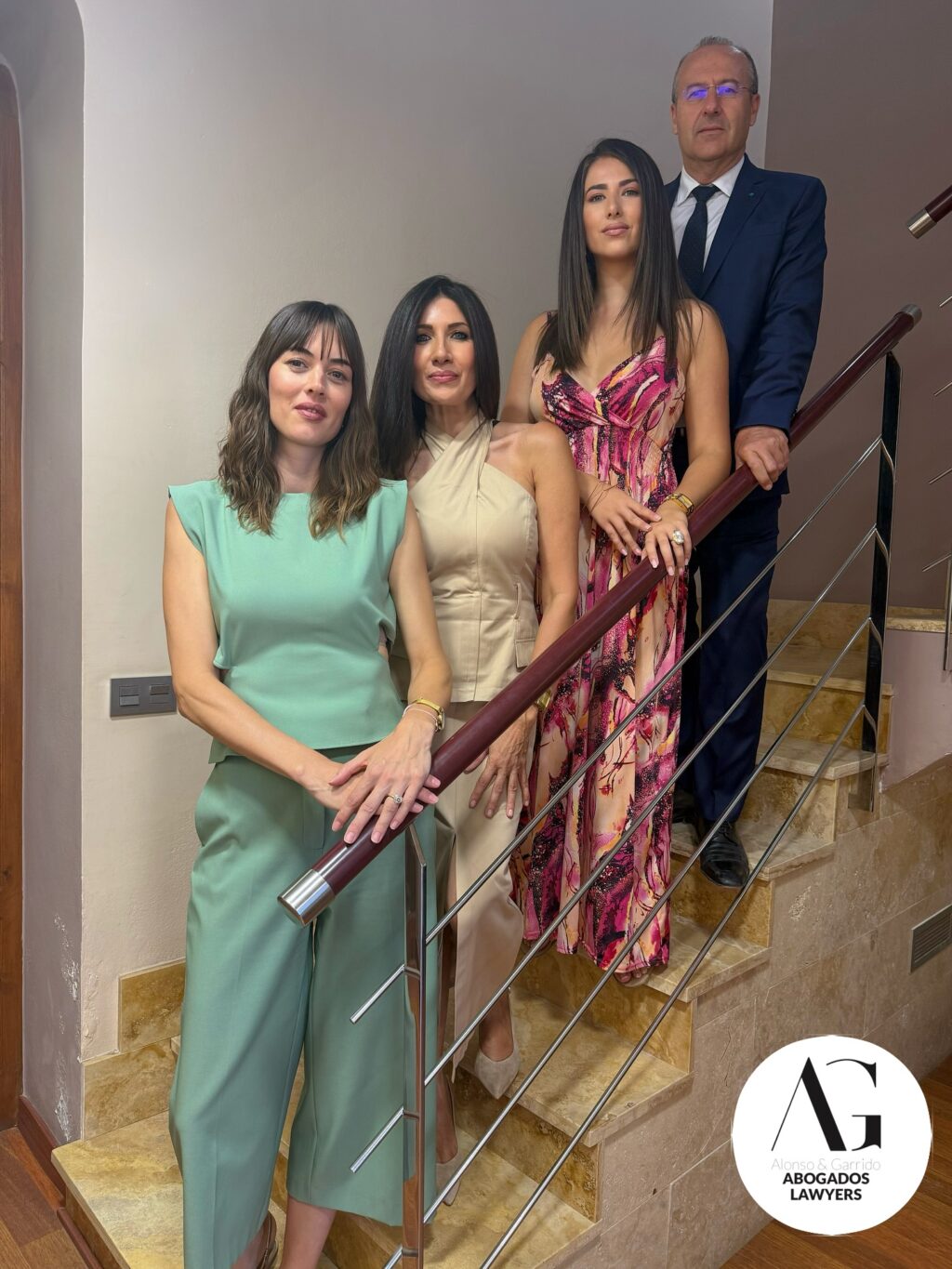 Instagram post from alonsoygarridoabogados. This post is in position 0.